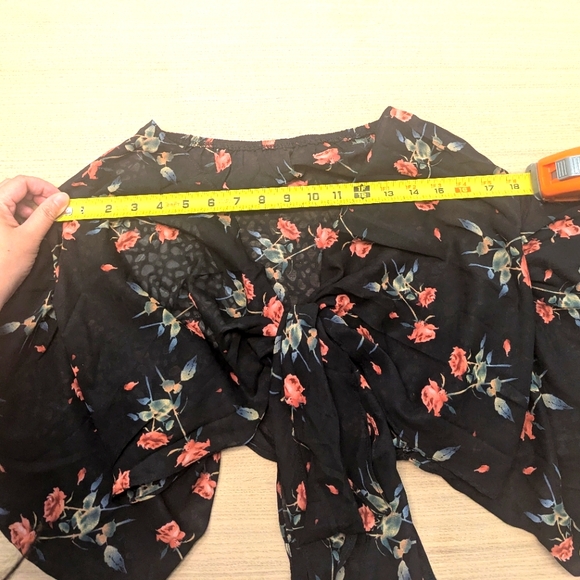 🎀 Couture 🎀 black floral blouse and black ruffled mini skirt set - Picture 16 of 16